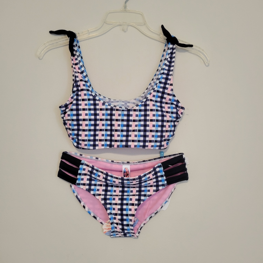Bingo Surf  Swimsuit 2 Pieces Size M